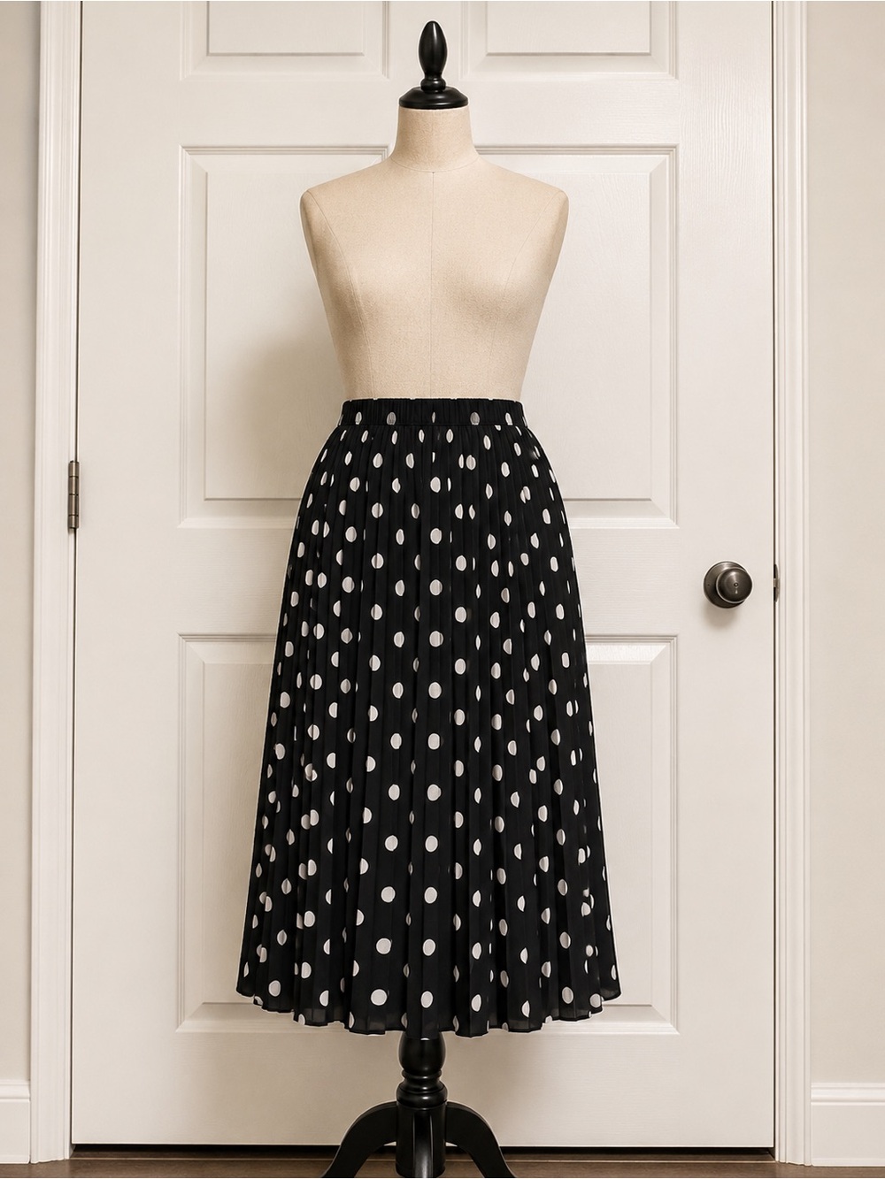 Banana Republic Black & White Polka Dot Pleated Midi Skirt